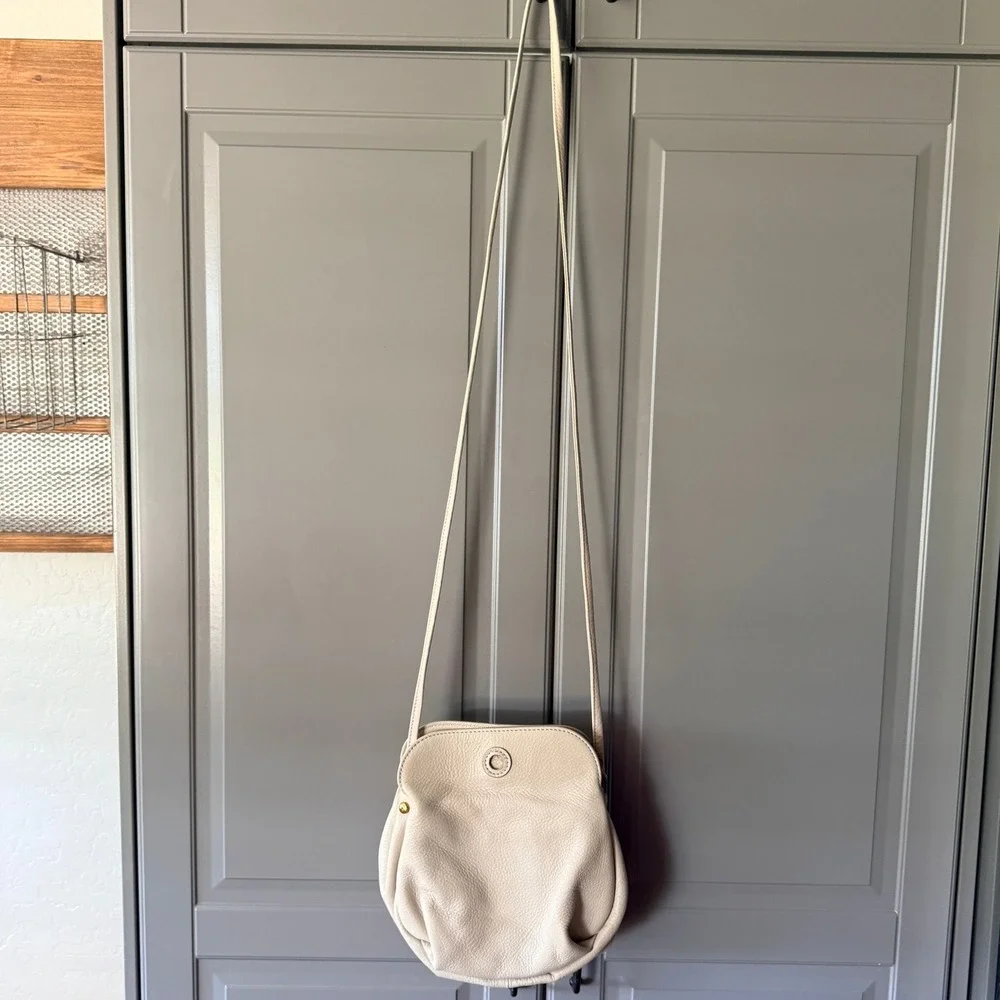 Hobo Women's Cream Pebbled Leather Magnetic Close Minimalist Crossbody Bag,Small